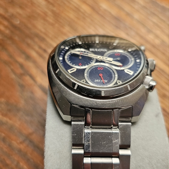Men's Bulova 96A185 curved watch with blue dial. - Picture 3 of 8